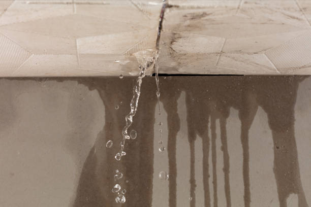 Professional Flood Damage Cleanup technician working in Stamford, TX